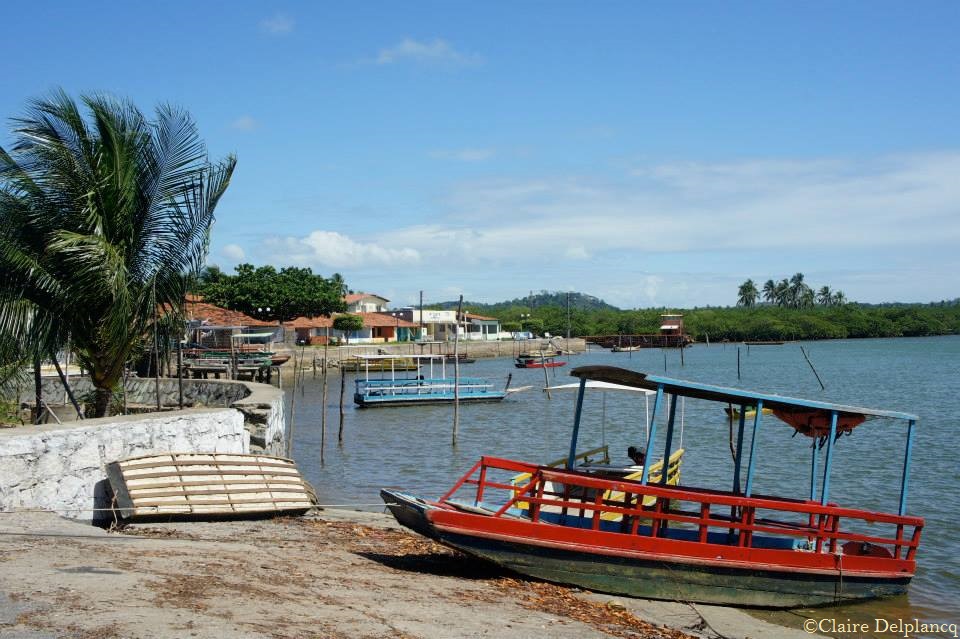 brazil-harbour-red-boat