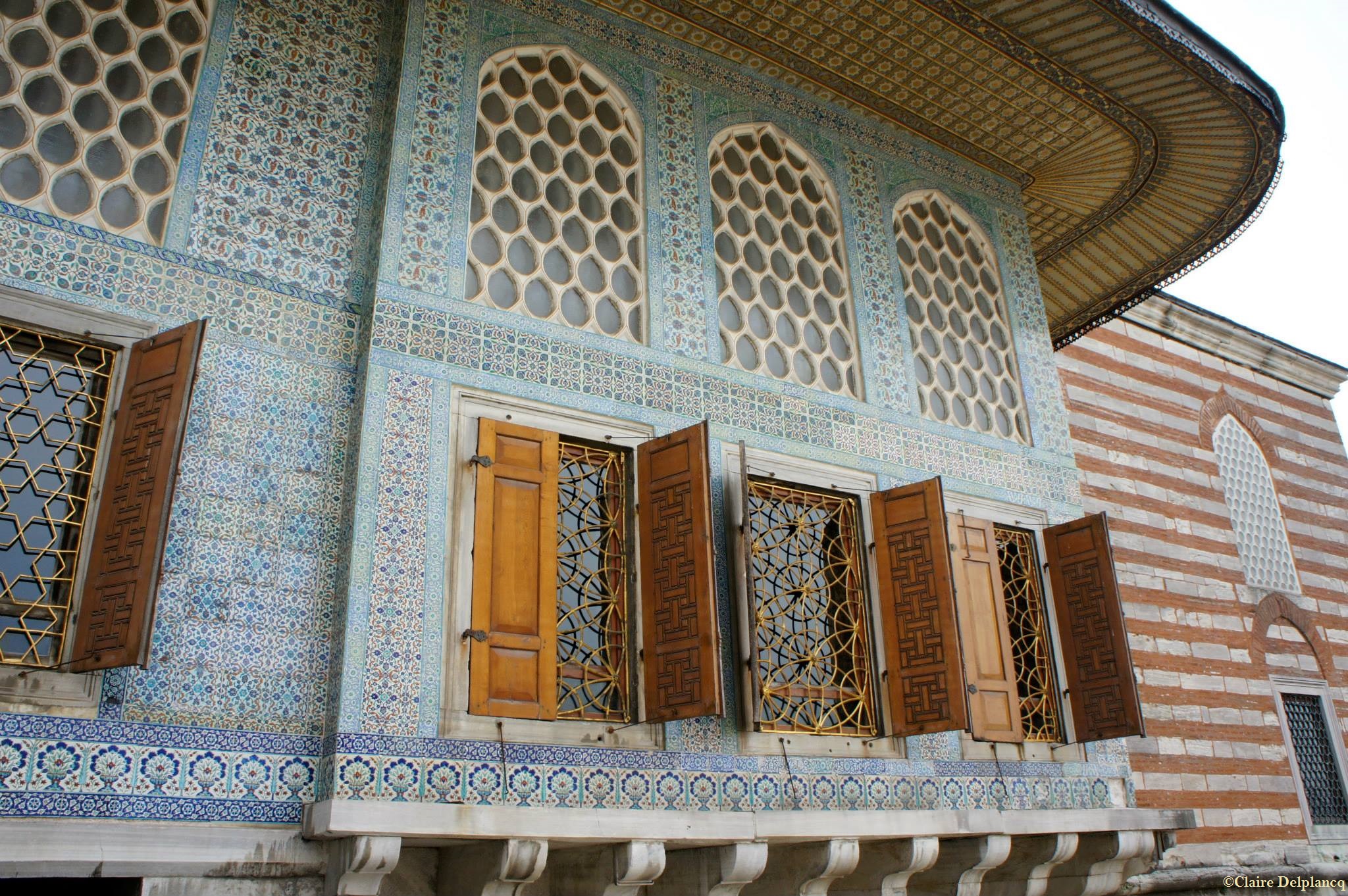 Turkey-Istanbul-architecture-blinds