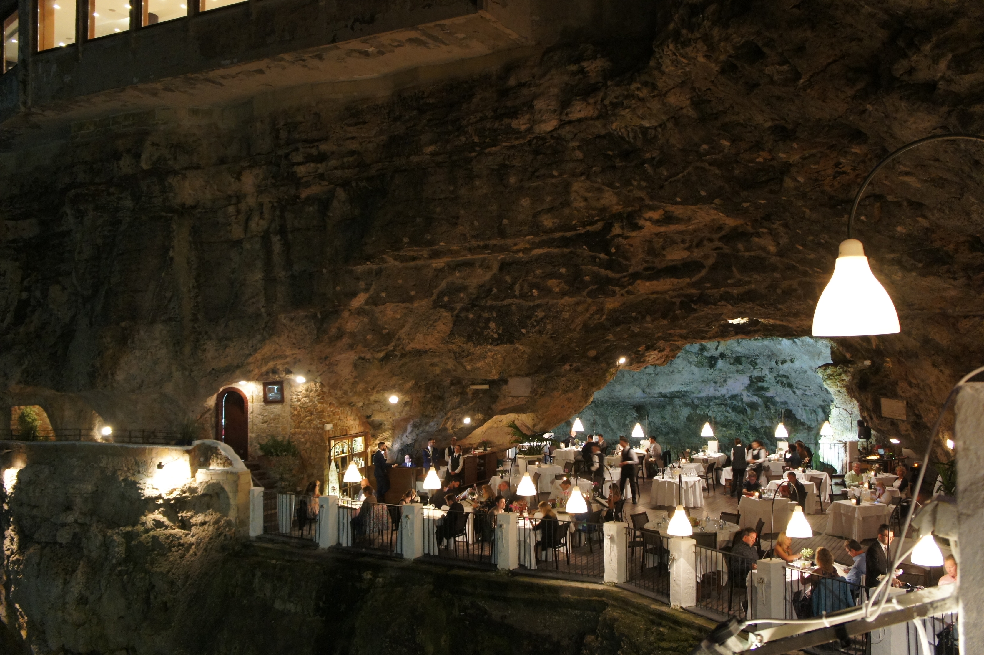 Grotta Palazzese Polignano A Mare