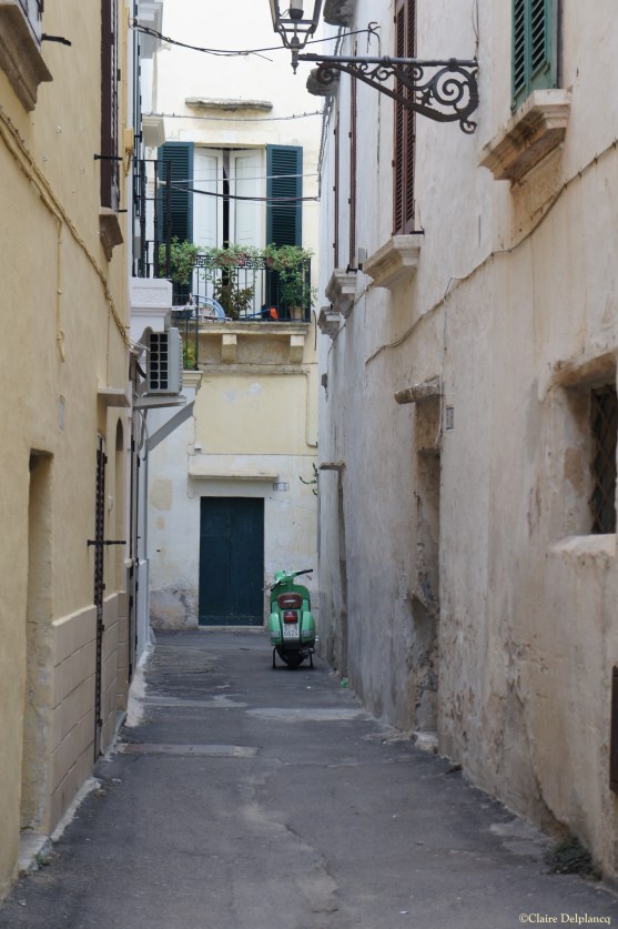 Puglia Gallipoli green vespa