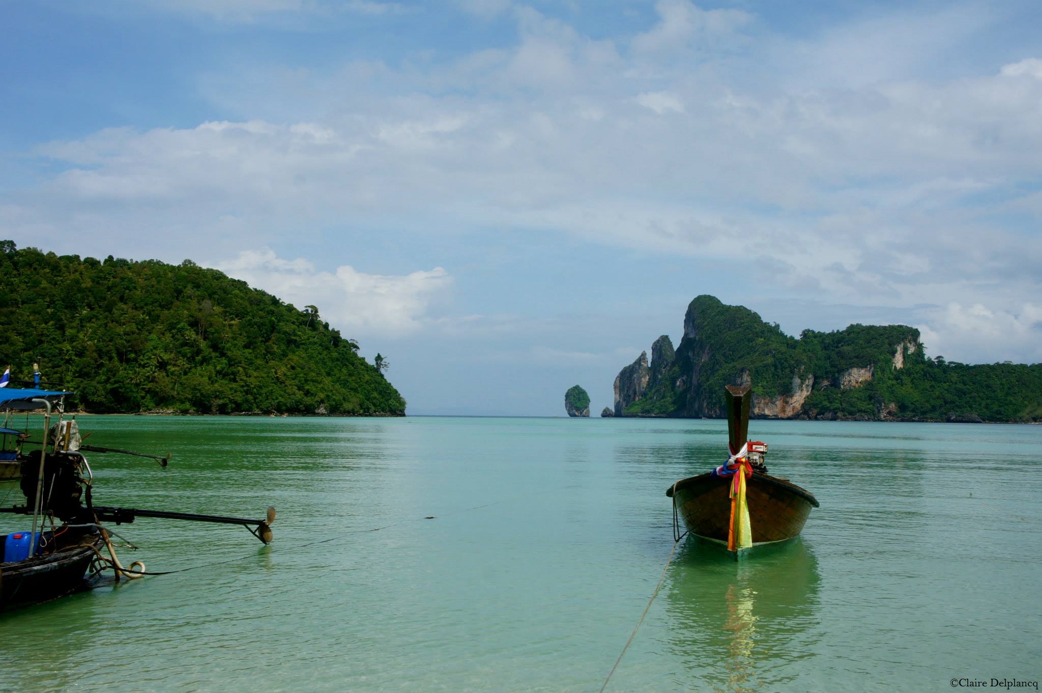 Thailand-Koh-Phi-Phi-longboat-sea