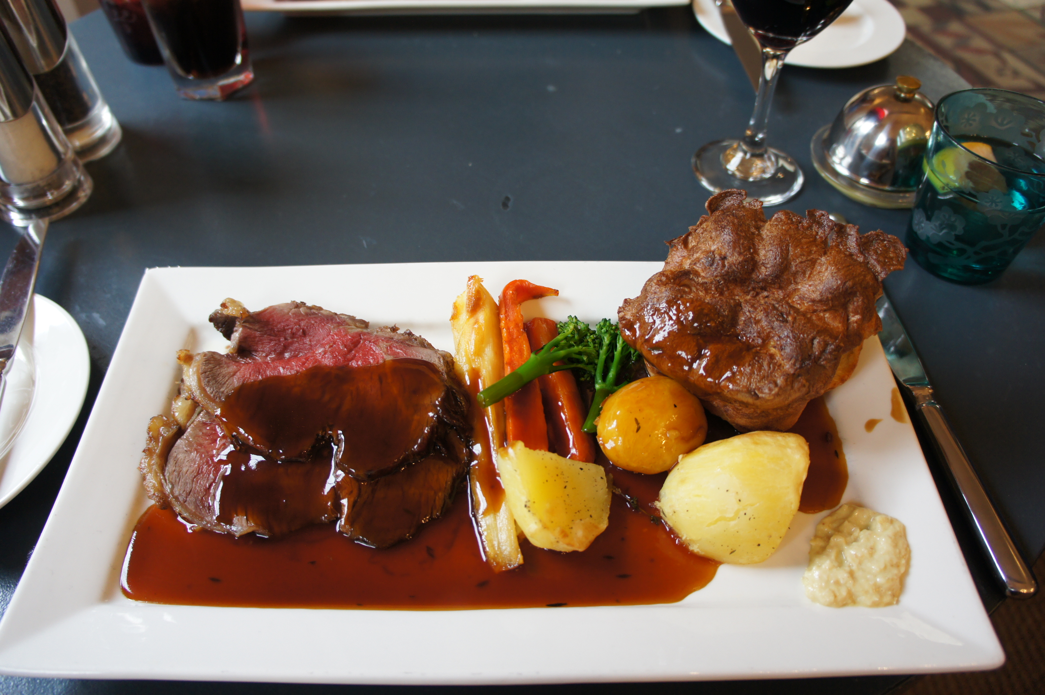 Sunday roast The Swan Bibury