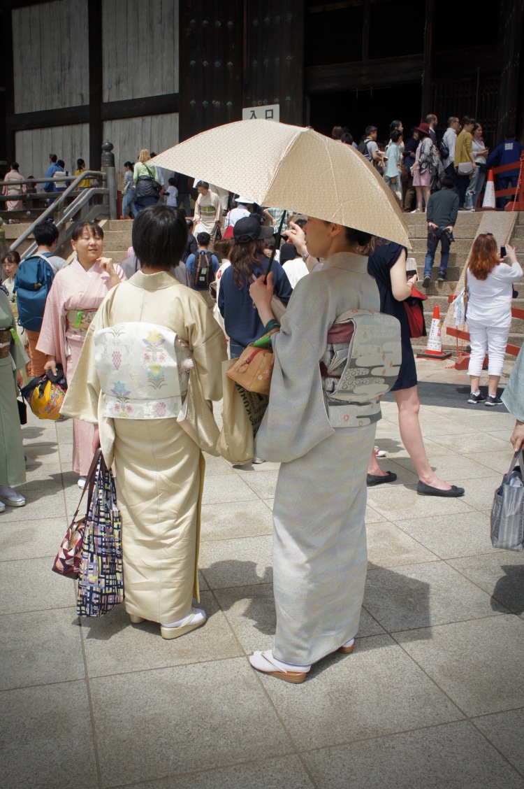 Ladies wearing kimonos in Nara
