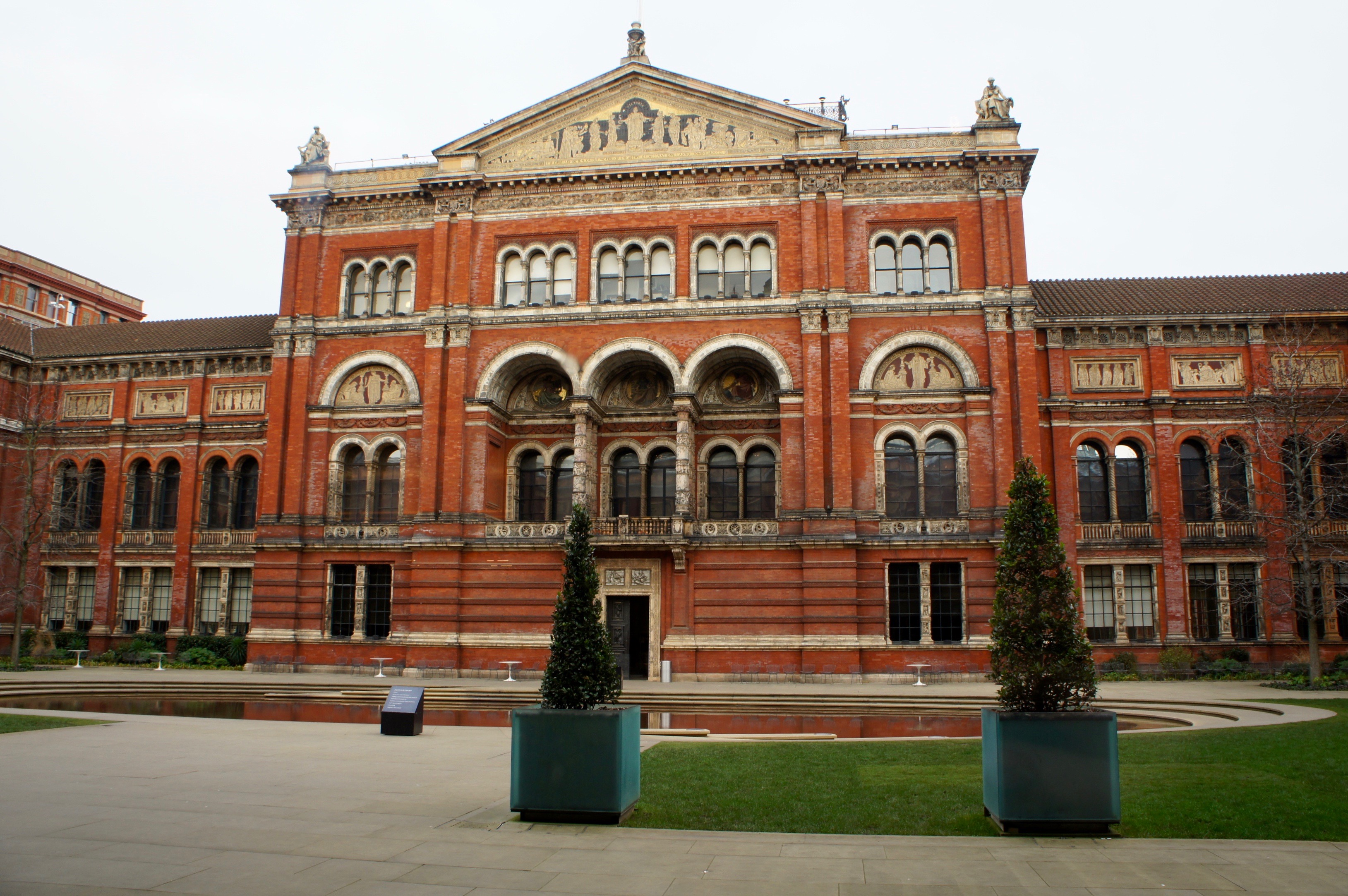The Victoria and Albert Museum garden