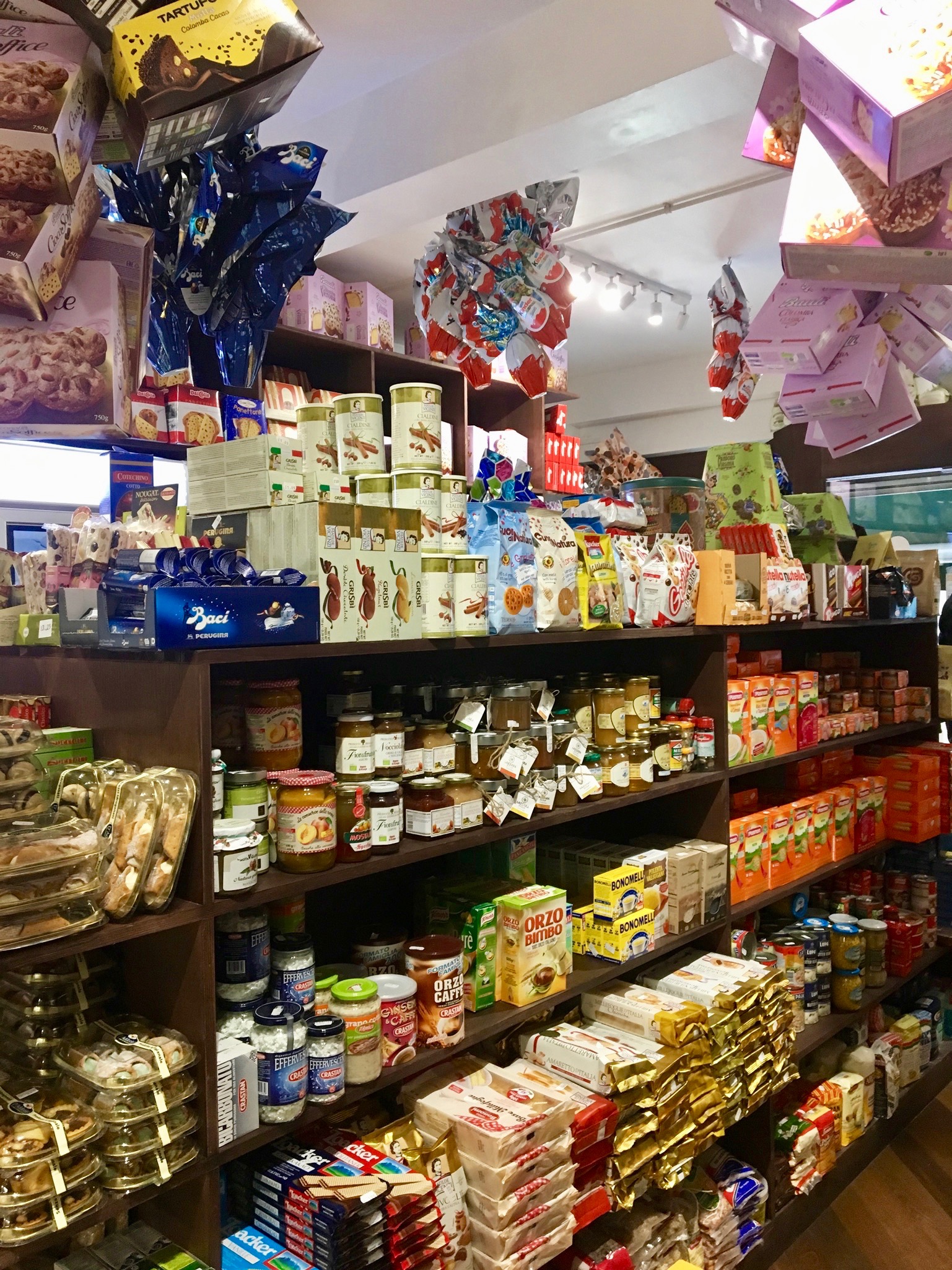 Antonio Delicatessen shop