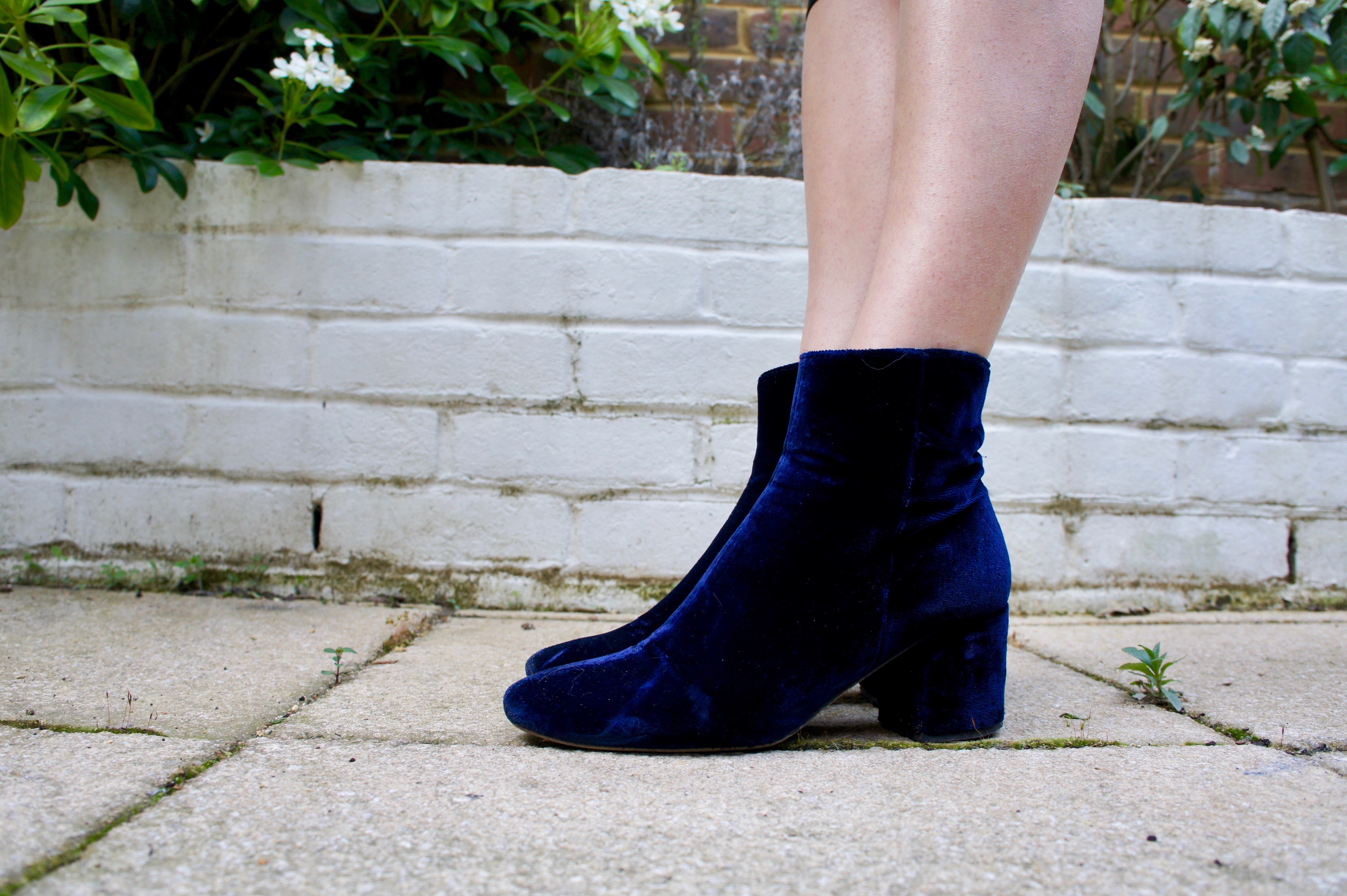 Dune Pebble boots navy velvet