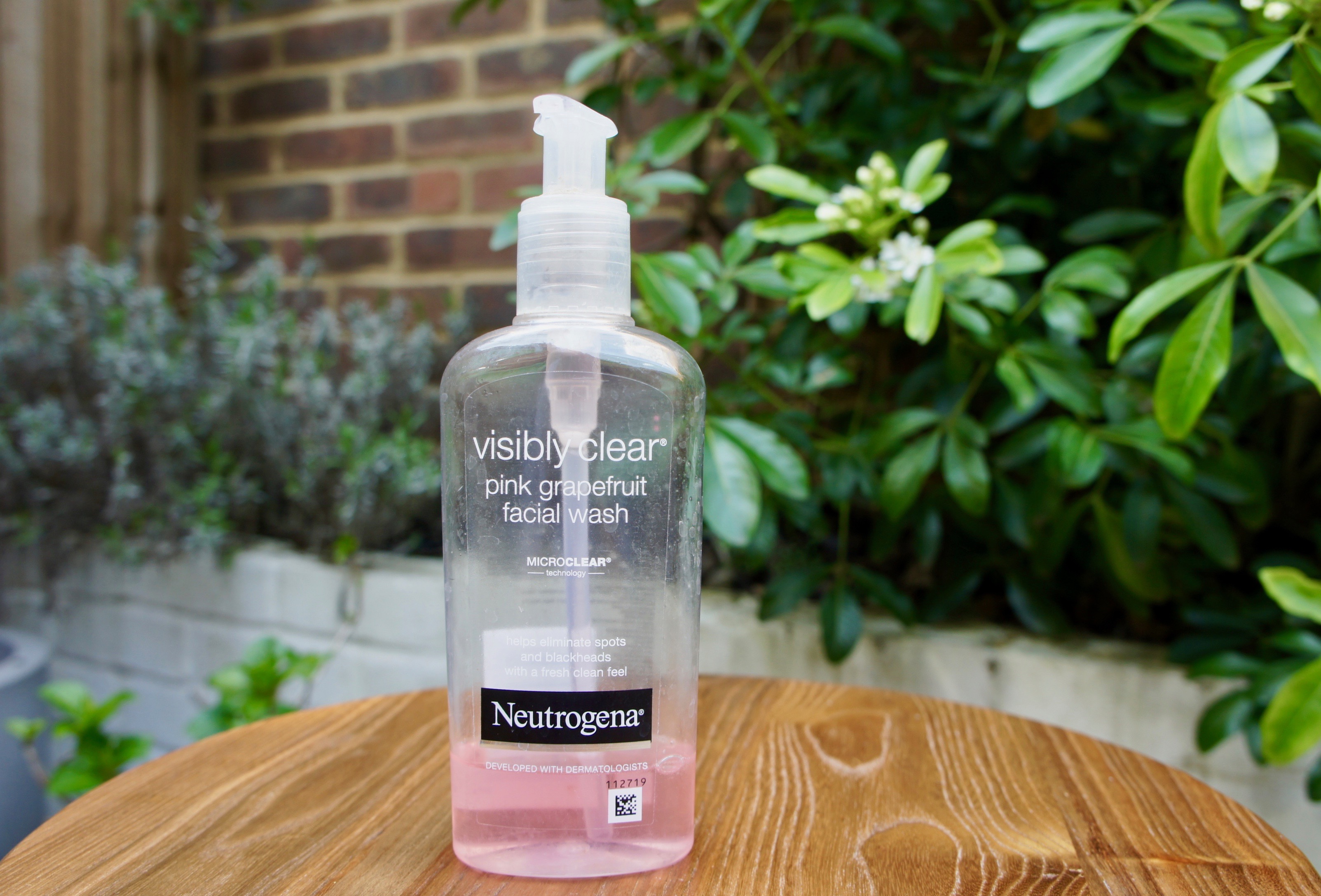 Neutrogena Visibly Clear