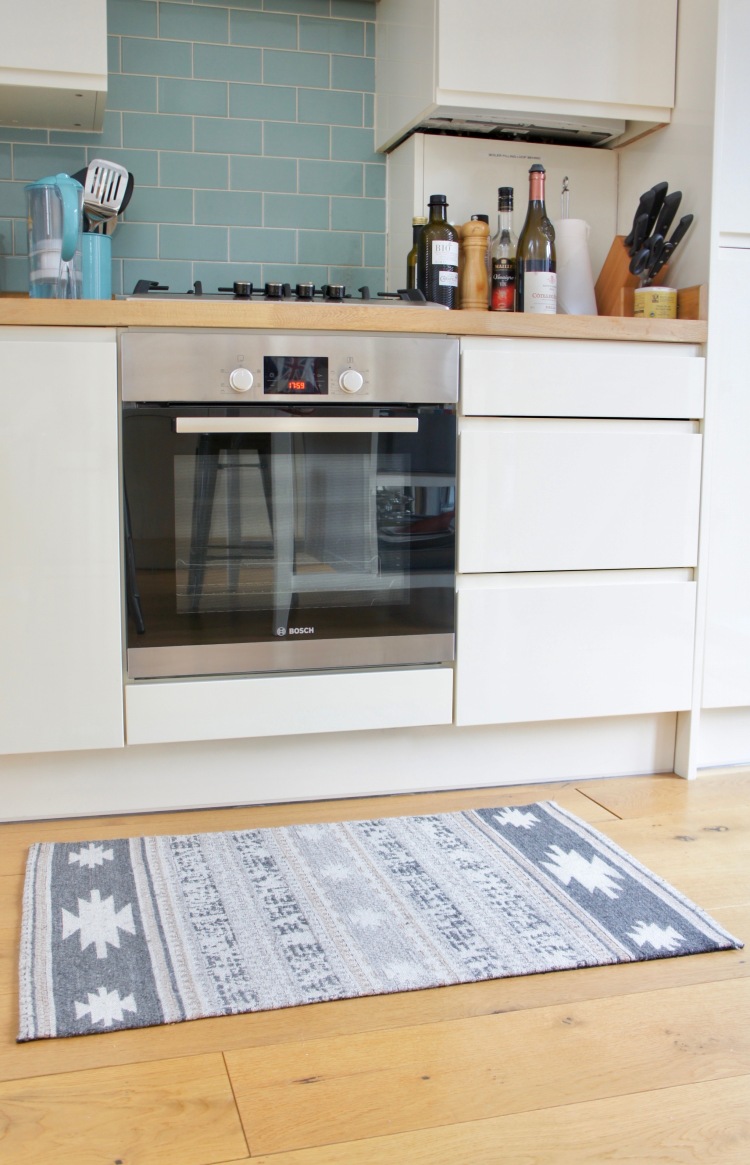 TK Maxx rug - 5 tips to easily save money when decorating your home