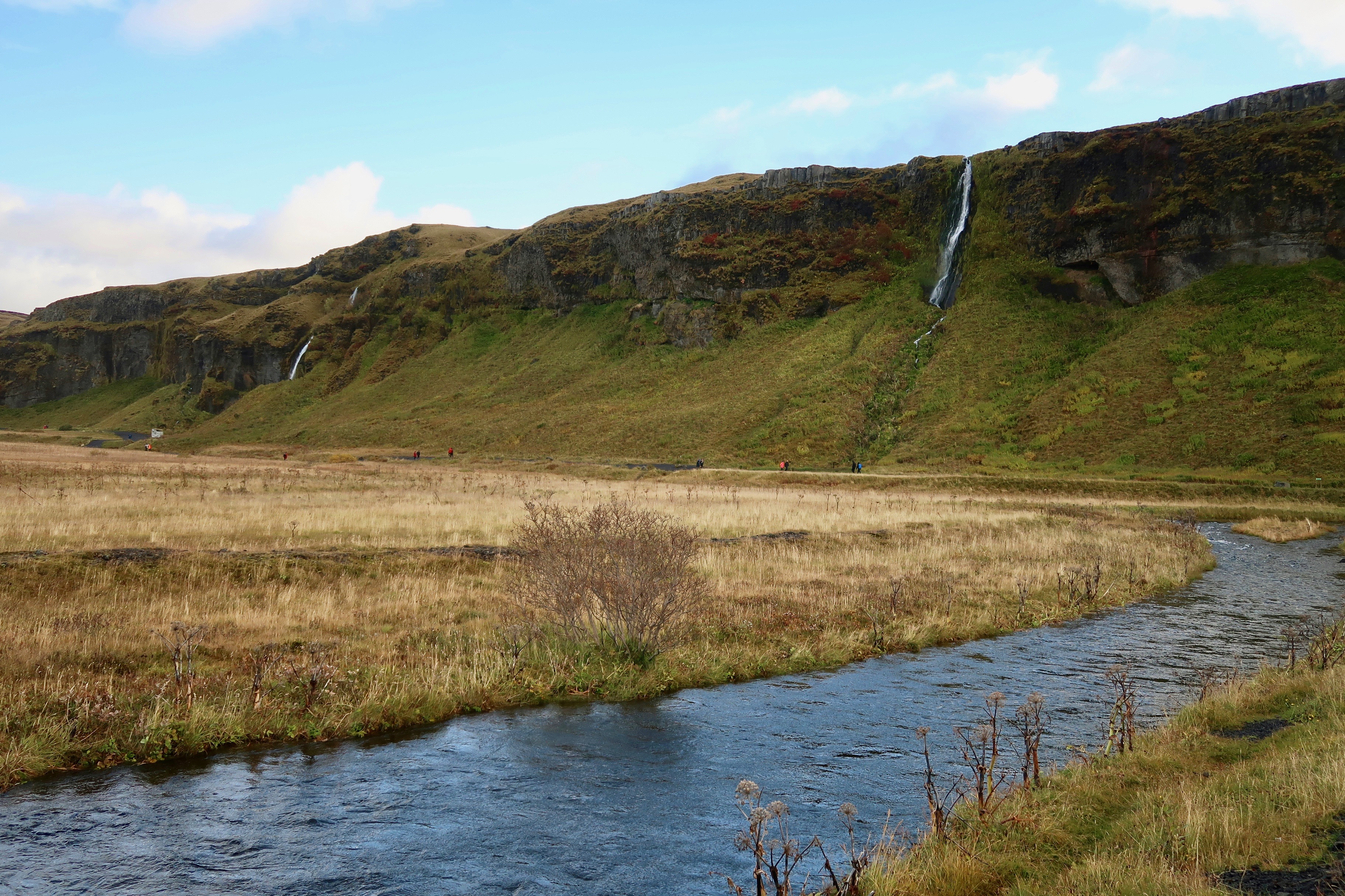 Seljalandsfoss hiking path