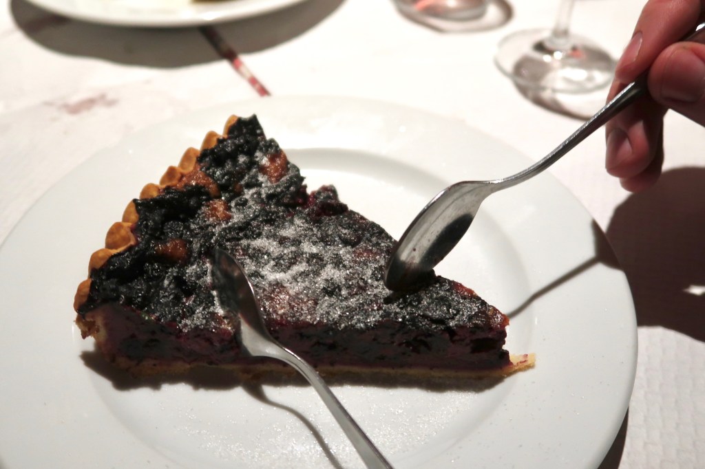 Blueberry tart Au Pont Corbeau